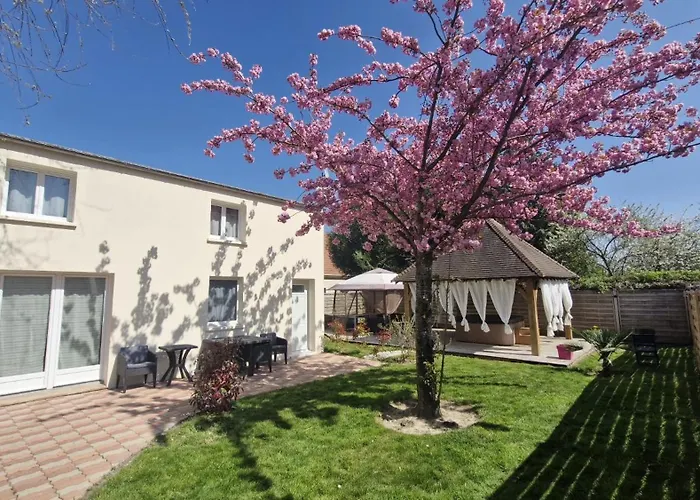 Les Trois Palmiers - Jardin, Jacuzzi Privatifs