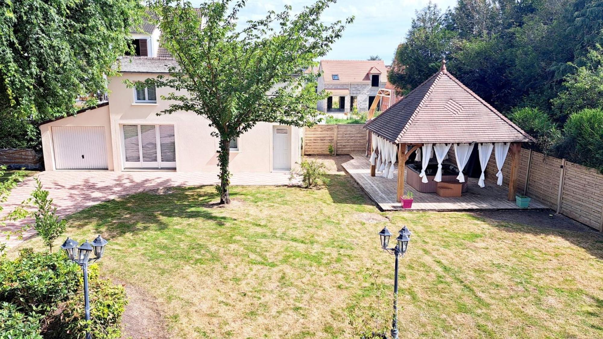 Les Trois Palmiers - Jardin, Jacuzzi Privatifs Holiday home *