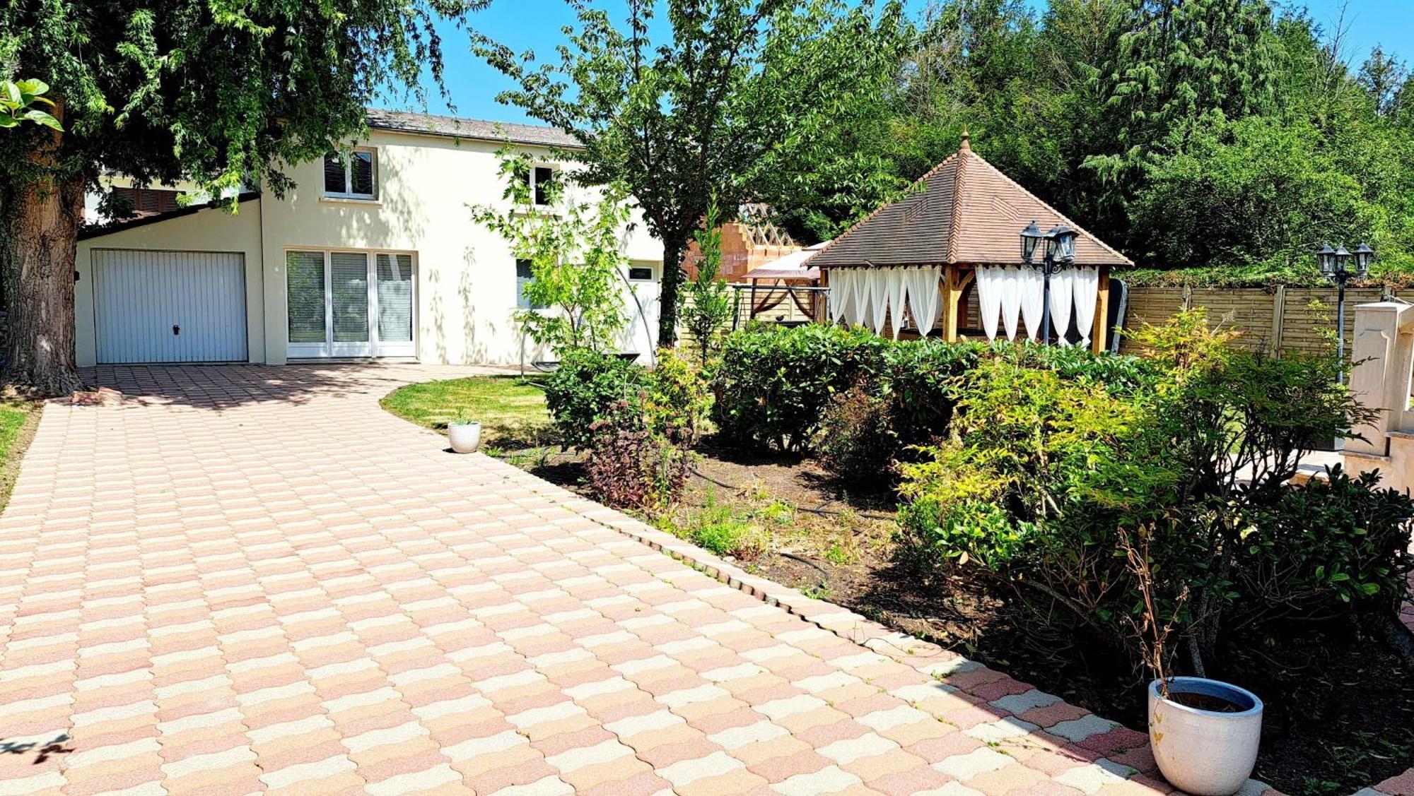 Les Trois Palmiers - Jardin, Jacuzzi Privatifs Holiday home