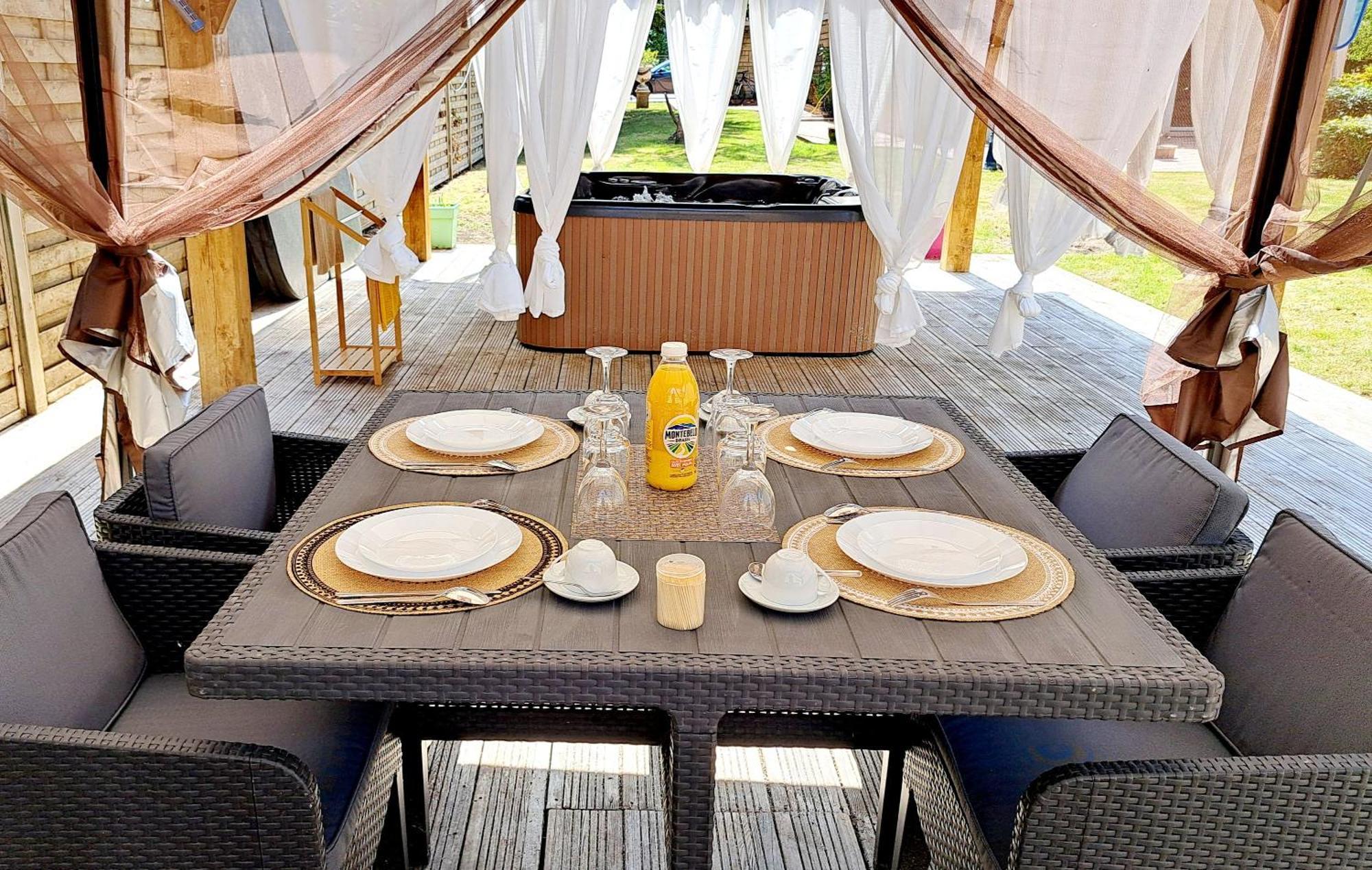 Les Trois Palmiers - Jardin, Jacuzzi Privatifs Holiday home Les Breviaires