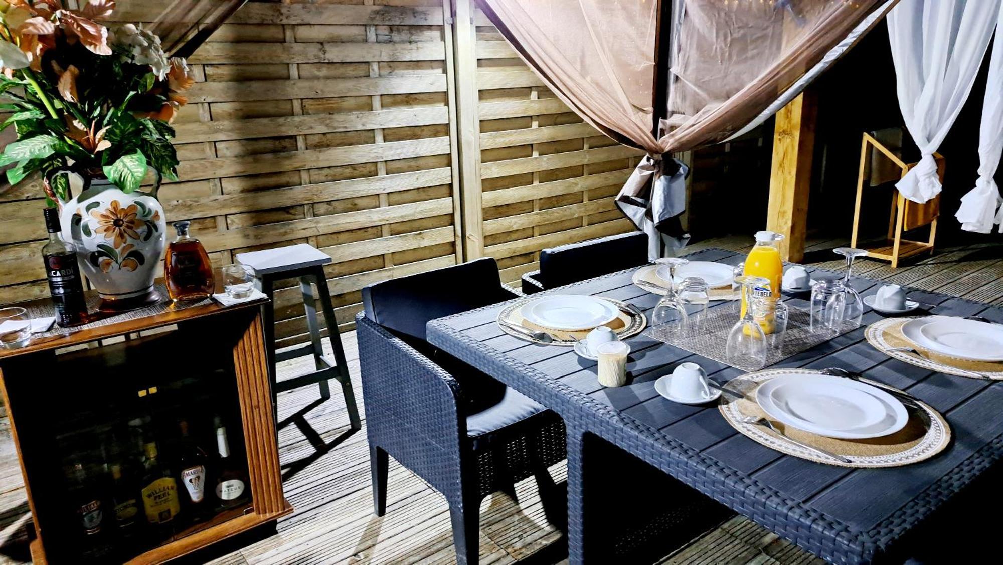 Les Trois Palmiers - Jardin, Jacuzzi Privatifs Les Breviaires