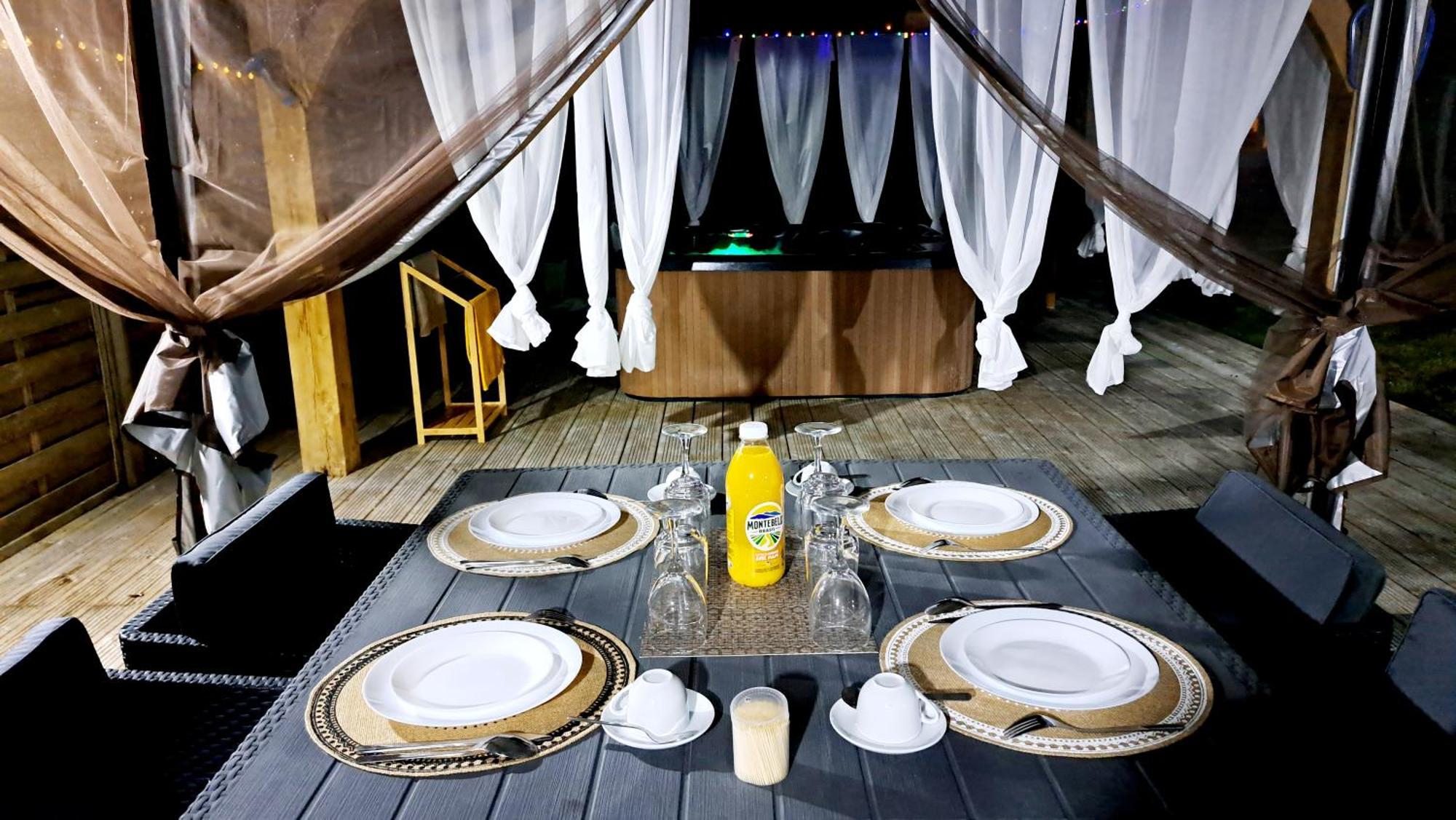 Les Trois Palmiers - Jardin, Jacuzzi Privatifs * Les Breviaires