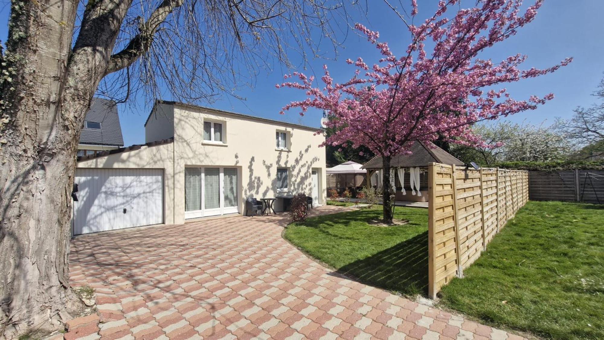 Les Trois Palmiers - Jardin, Jacuzzi Privatifs *